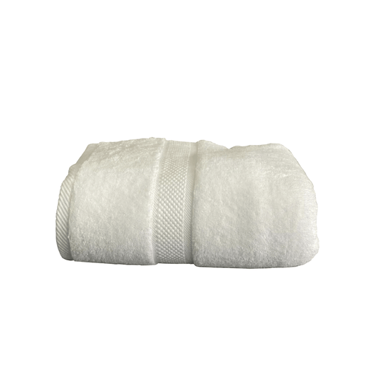Toalla blanca medio baño